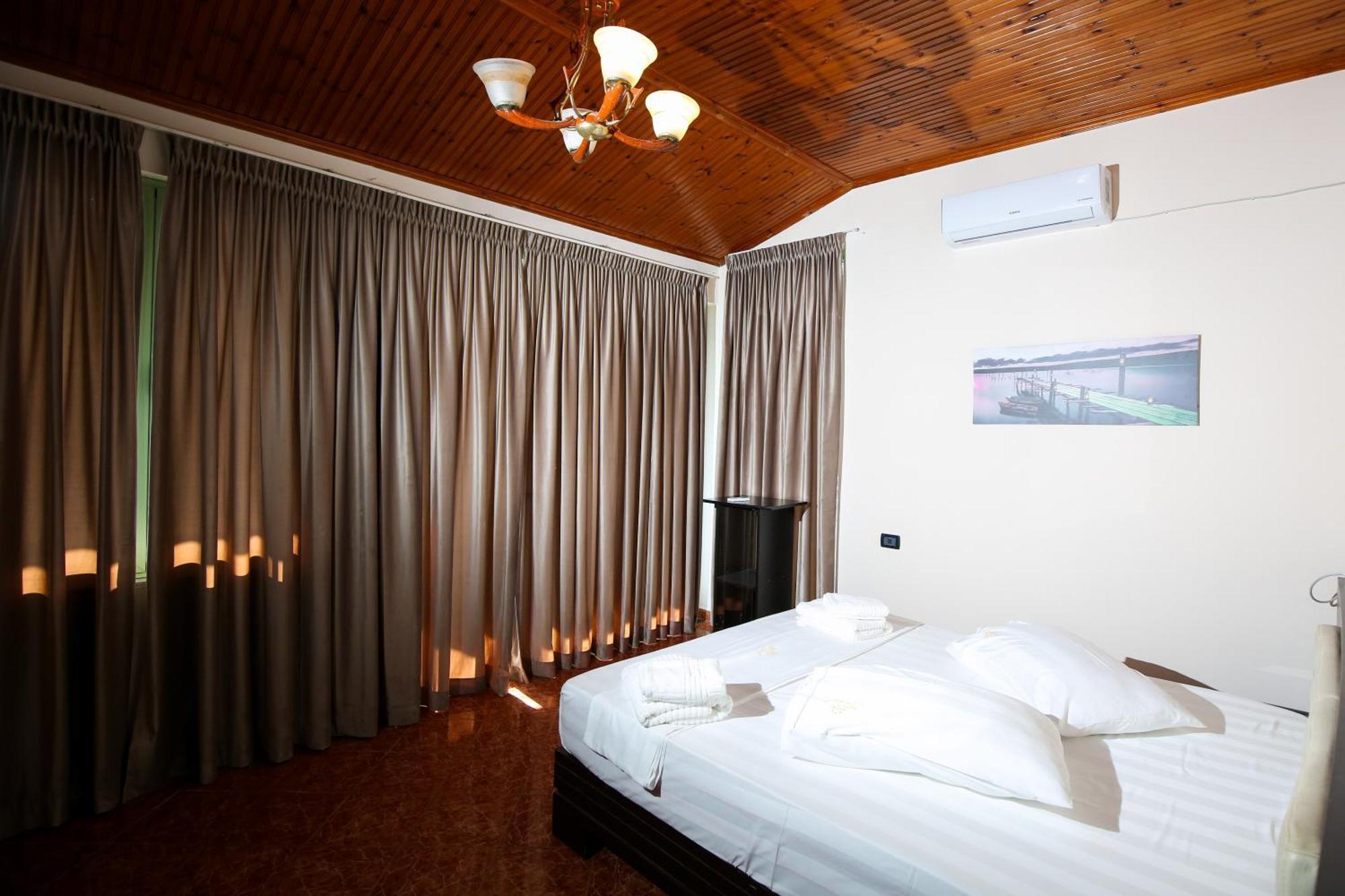 Hotel The Hart Wlora Zewnętrze zdjęcie